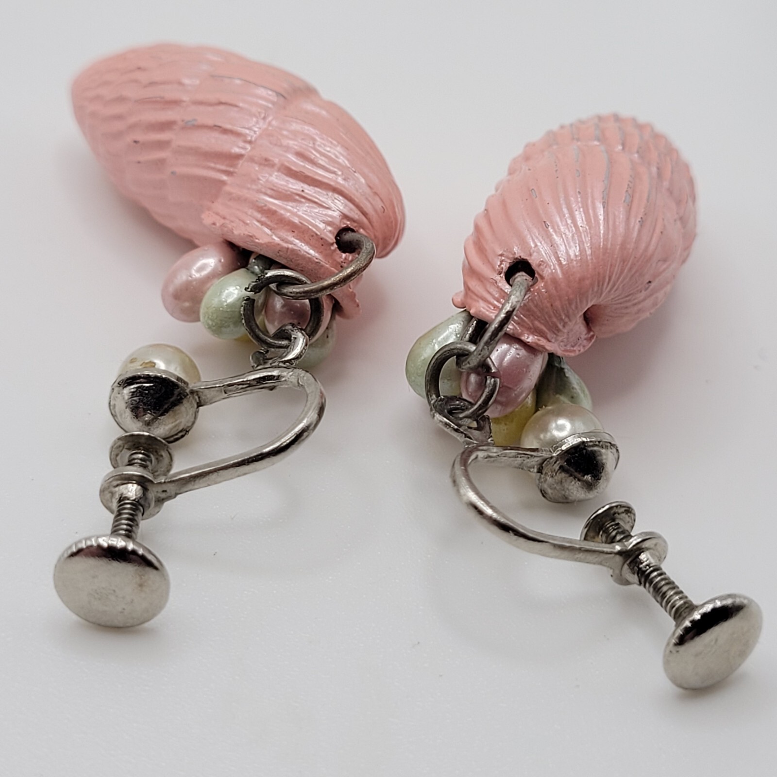 VTG Screw Back Earrings Figural Pink Enamel Conch Shell Shape