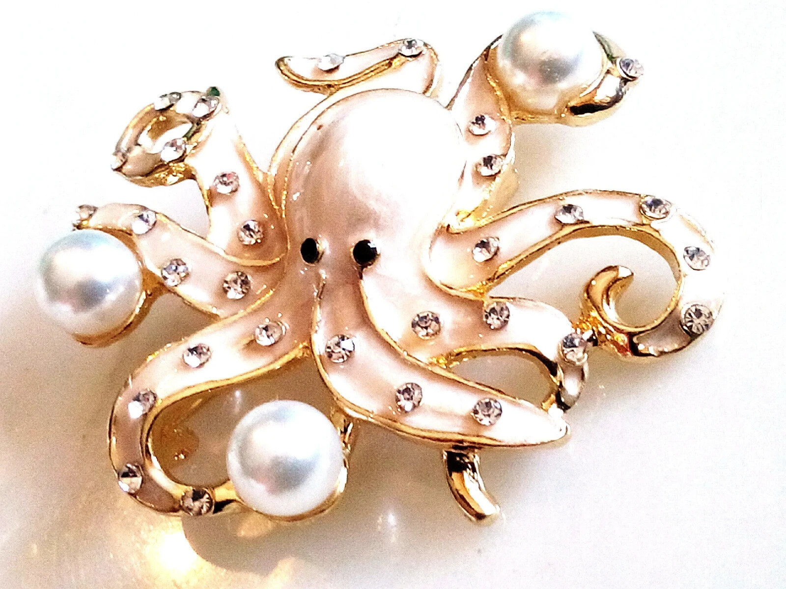 ENAMELED OCTOPUS BROOCH/PENDANT!White Enameled, Clear Crystals, Imitation Pearls