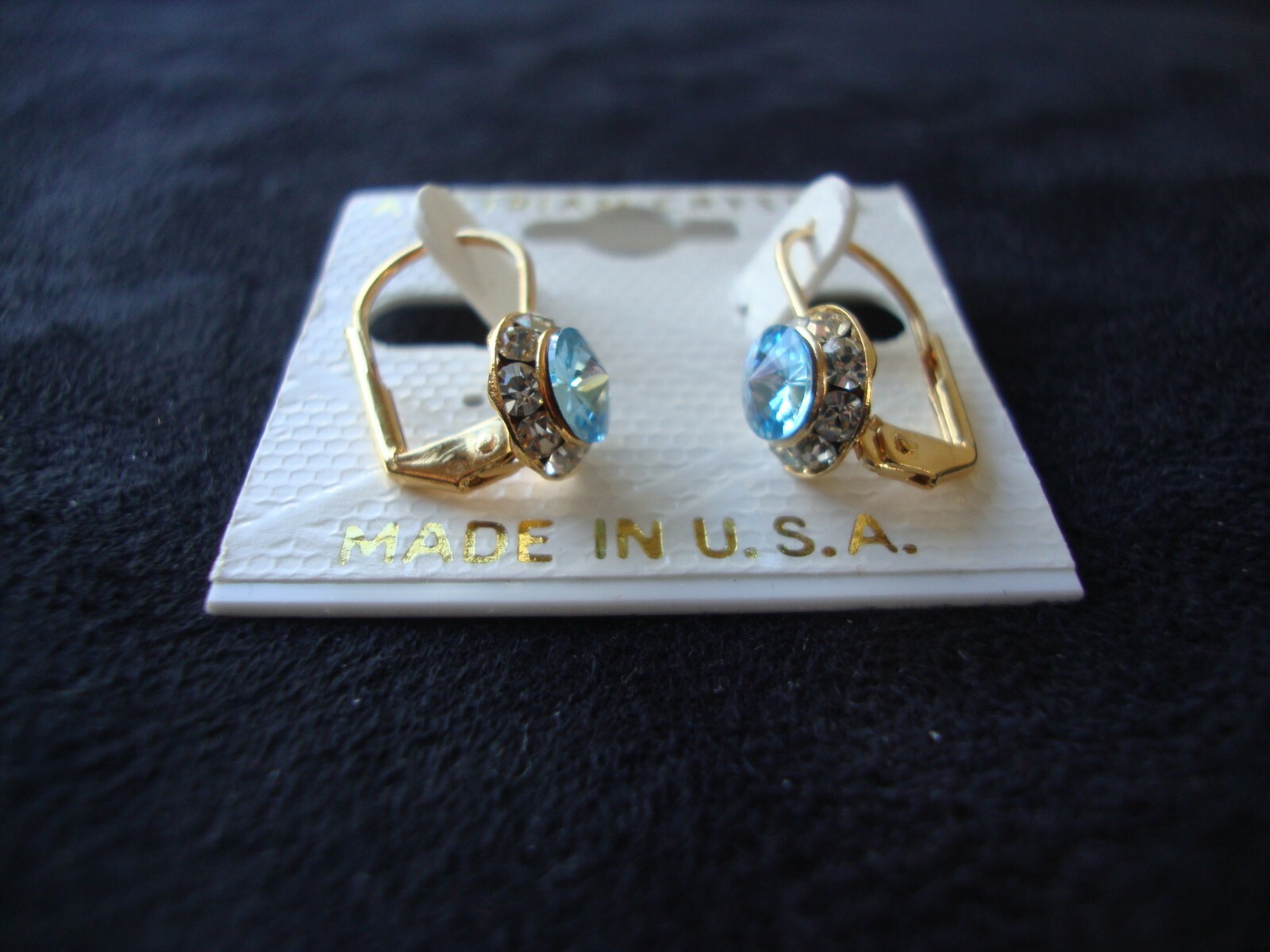 VINTAGE AUSTRIAN CRYSTAL PETITE SWISS BLUE & CLEAR CLUSTER GOLD TONE EARRINGS