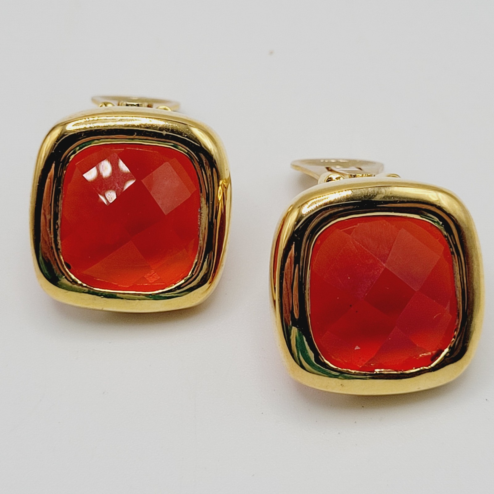 Red Glass Faceted Cushion Cut Bezel Gold Tone Wire Necklace Clip On Earrings Set