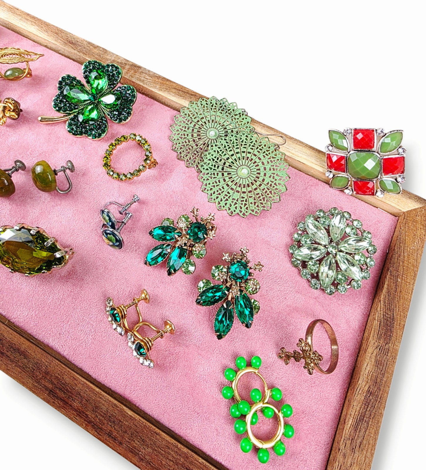 Grandma’s Vintage Green Jewelry Lot Some Signed 1.10lb All Wearable/Resellable