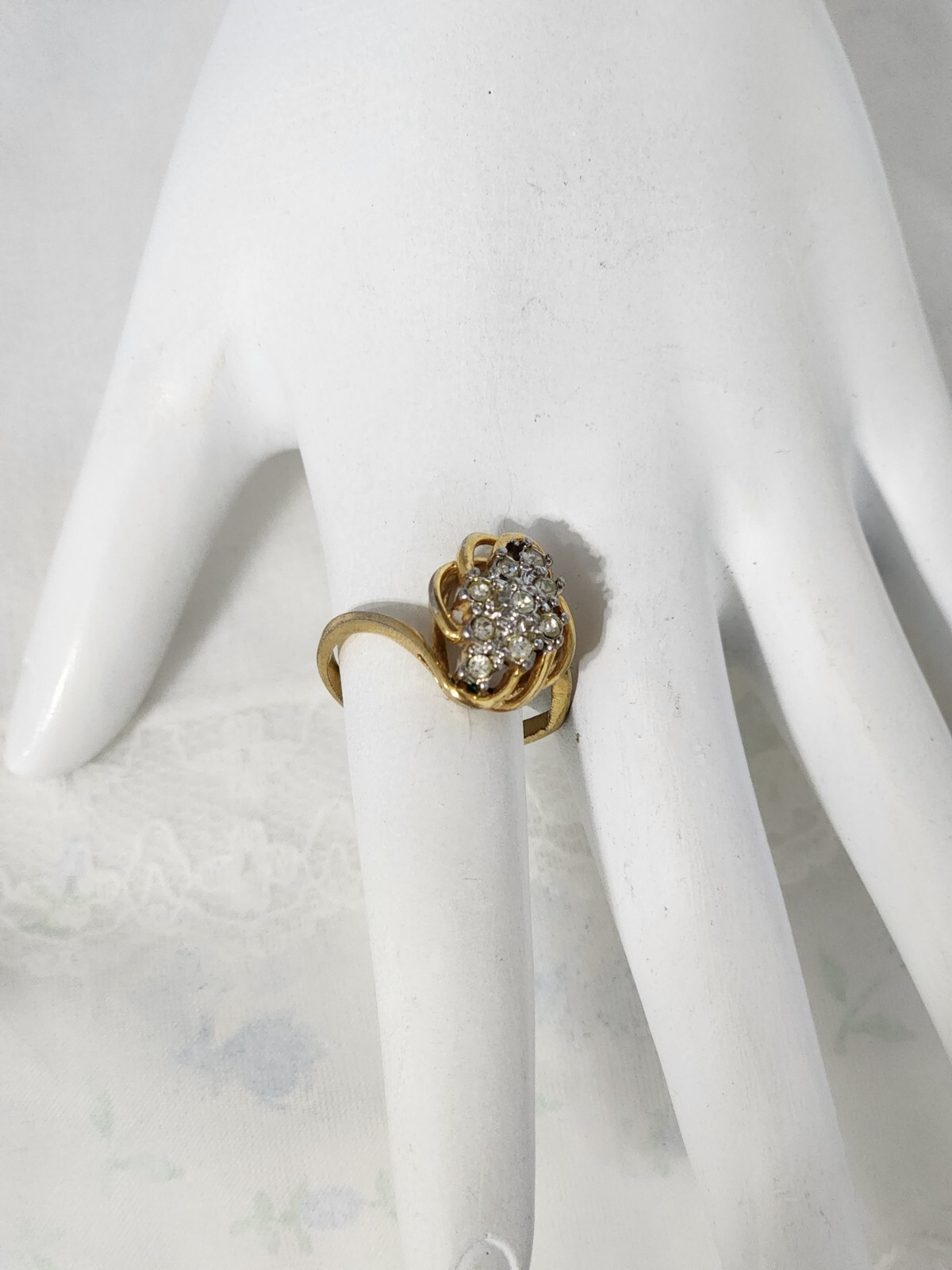 Vintage Crystal Rhinestones Floral Cluster Ring 14kt Ge Gold Ring Size 7.5
