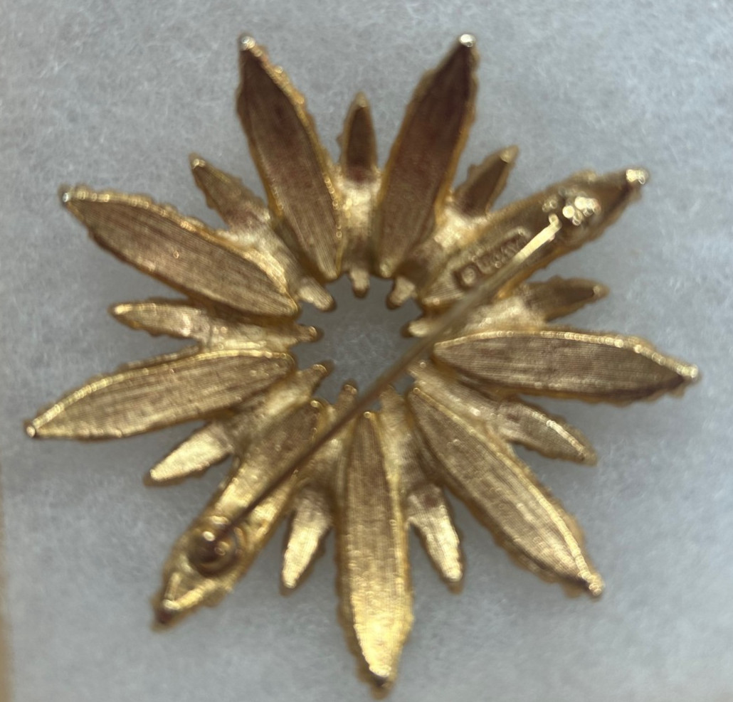 Vintage Signed Avon Gold Tone Starburst 3 D Brooch Pin w/ box Costume Jewelry