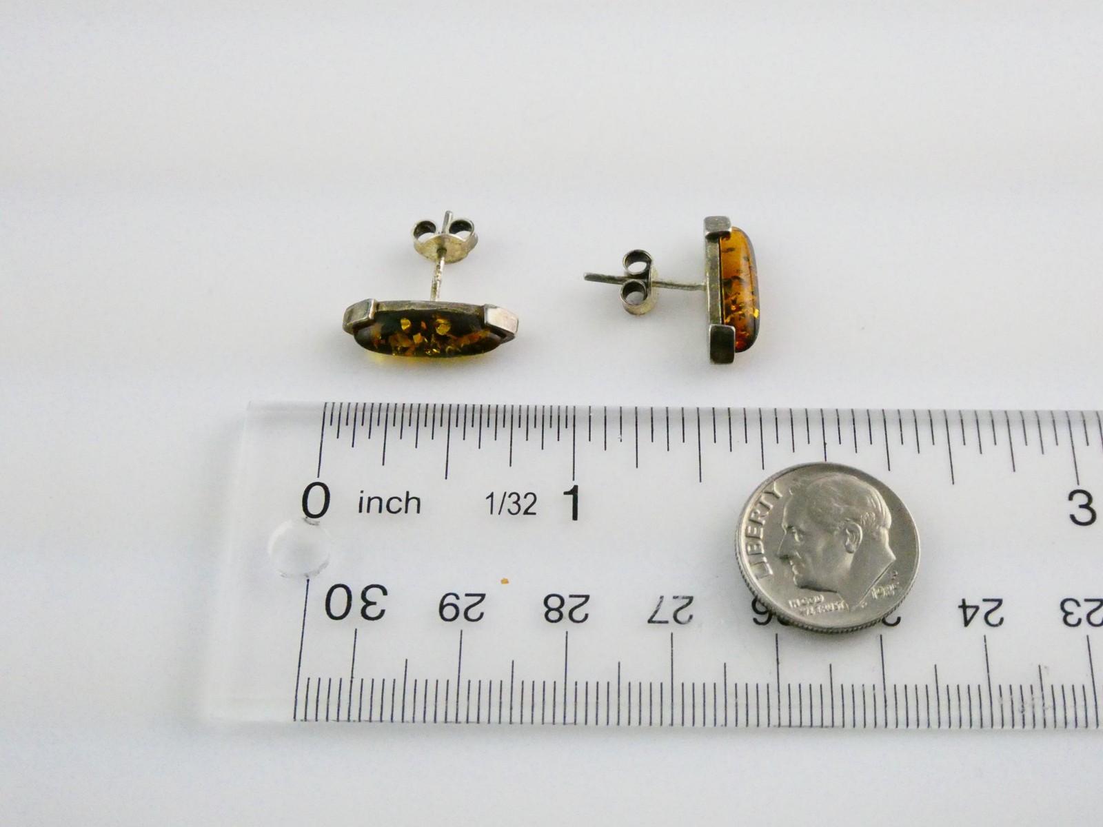 Vintage Sterling Silver Baltic Amber Pointed Cabochon Stud Earrings 3.3g .75 In
