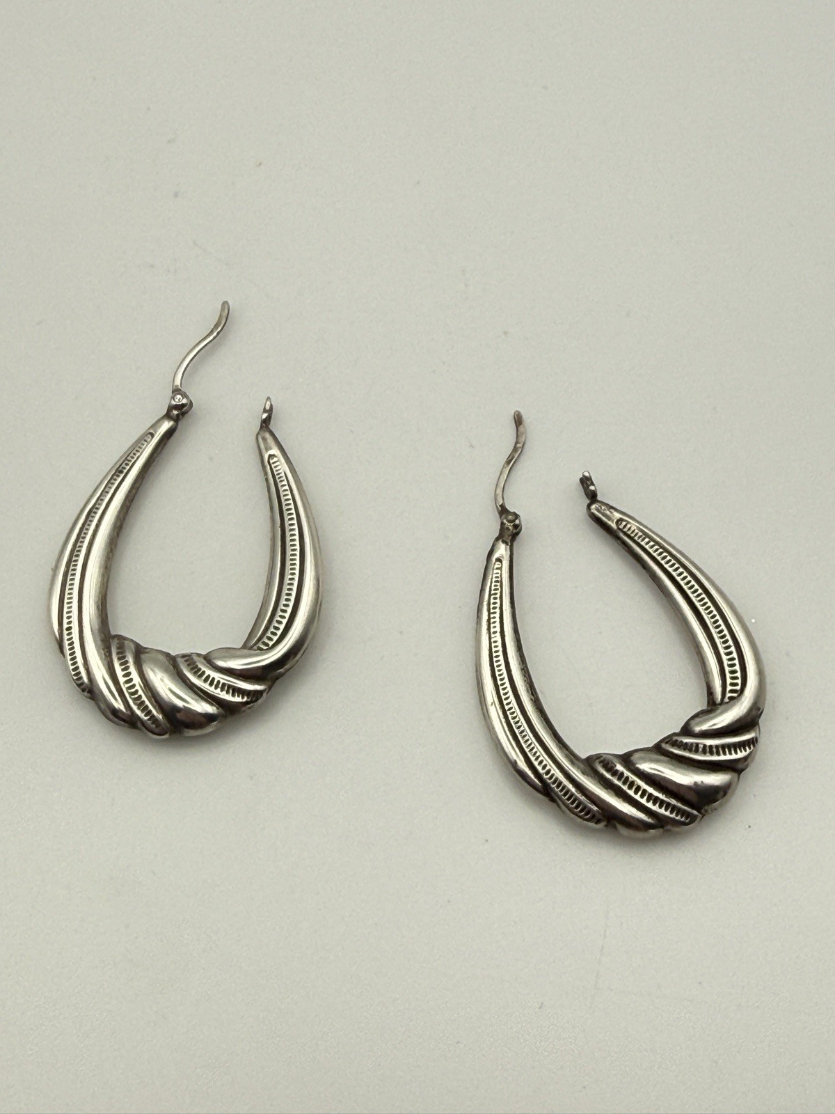 925 Sterling Silver Twisted Hoop Earrings Teardrop Ribbed Latch Back