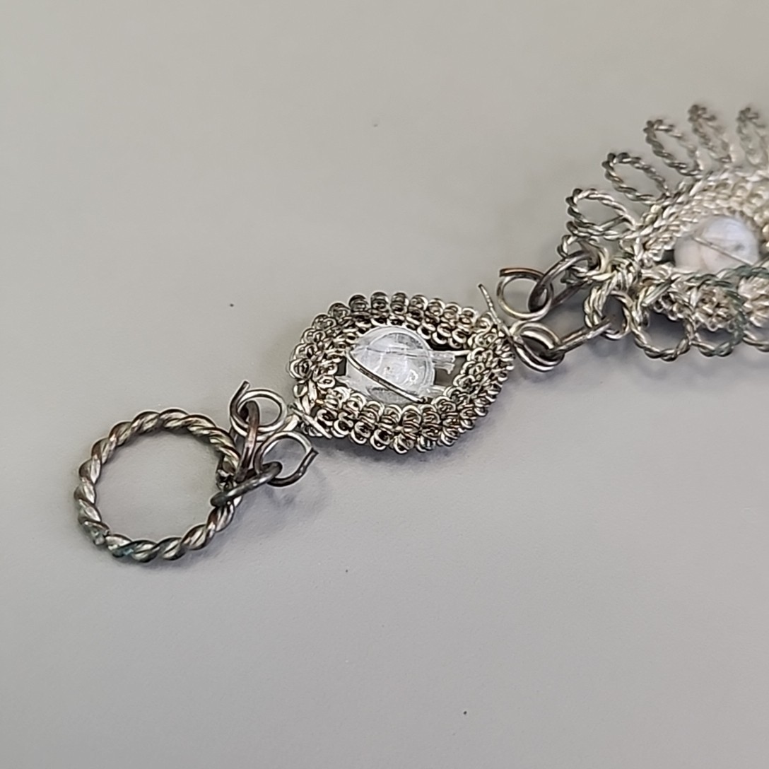 Vintage Mexican Wire Wrapped Bracelet Silver Plated Cannetille Blue Glass 6.5″