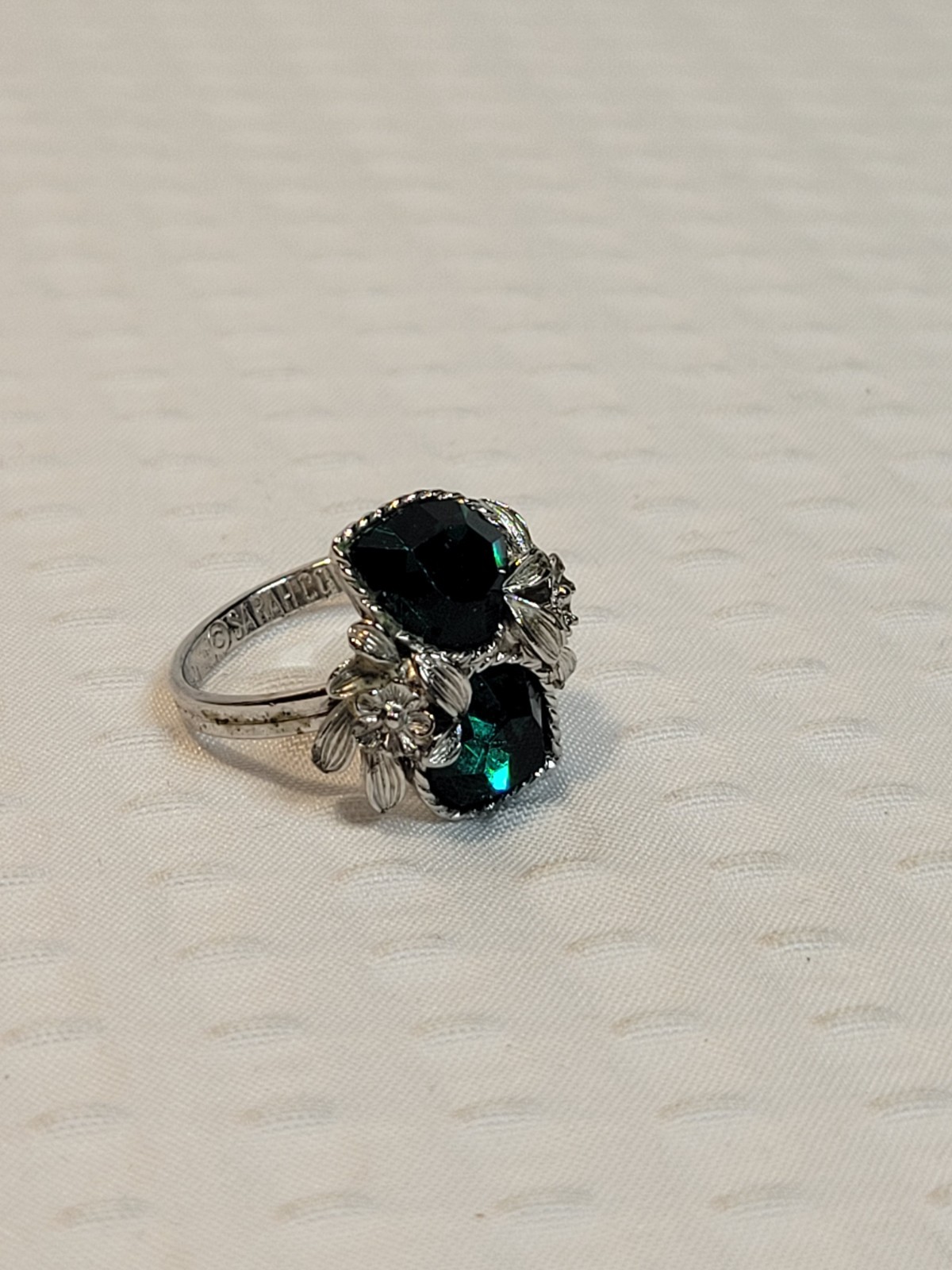 Vintage “LOVE STORY” May Birthstone Ring Sarah Coventry Adjustable Green Hearts