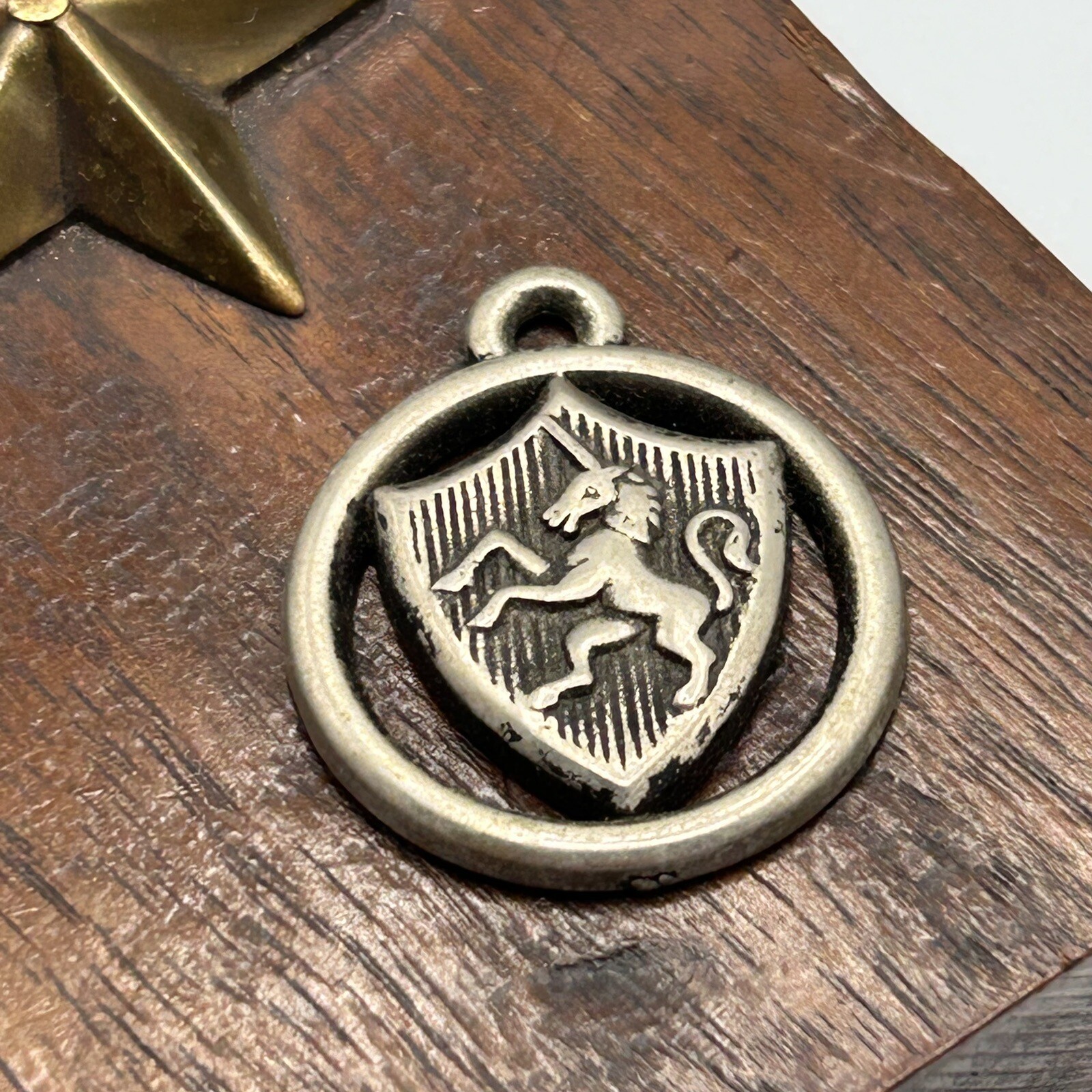 Vintage Unicorn Shield Pendant Silver Tone Round Fantasy 1″ Whimsical FOB Charm
