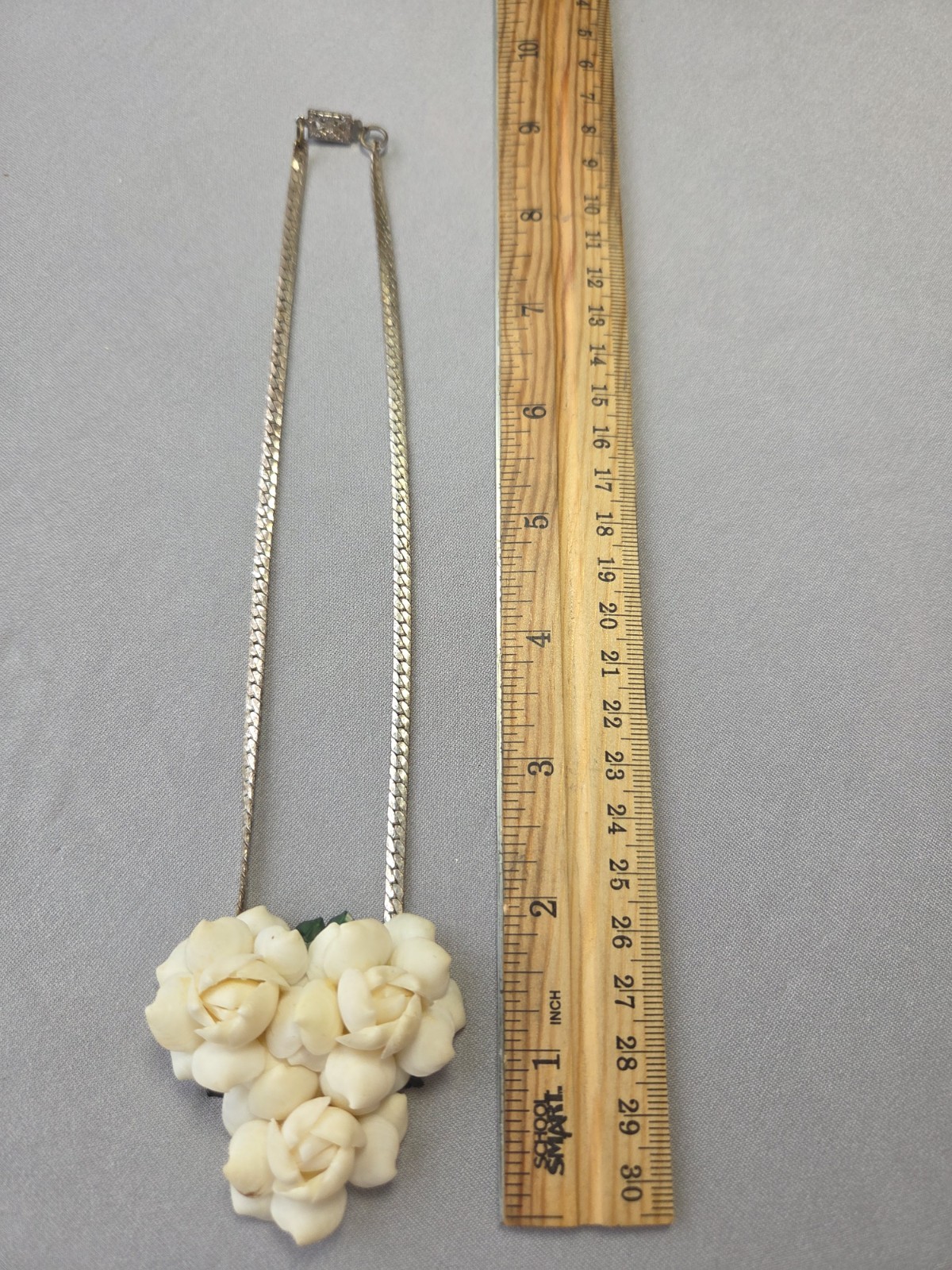 Vintage White Shell Flower Statement Necklace