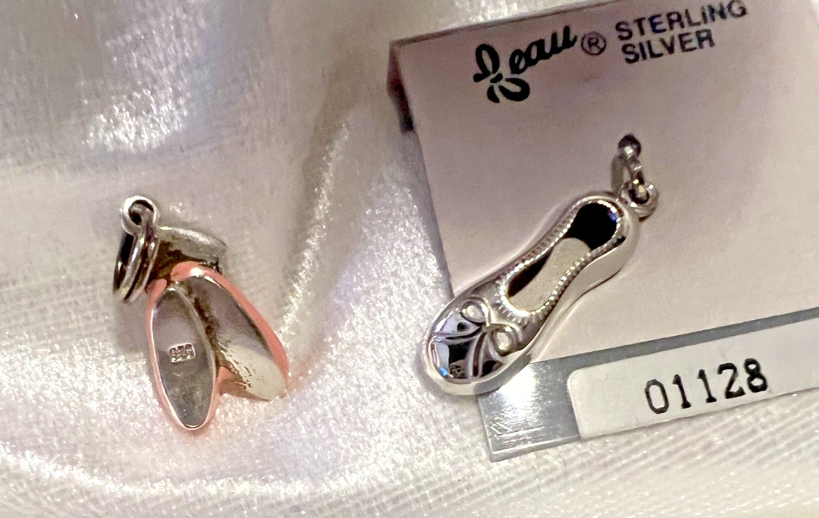 VINTAGE Beau Ballet Slippers Shoes Sterling Silver Bracelet Charm Pendant 1.3g