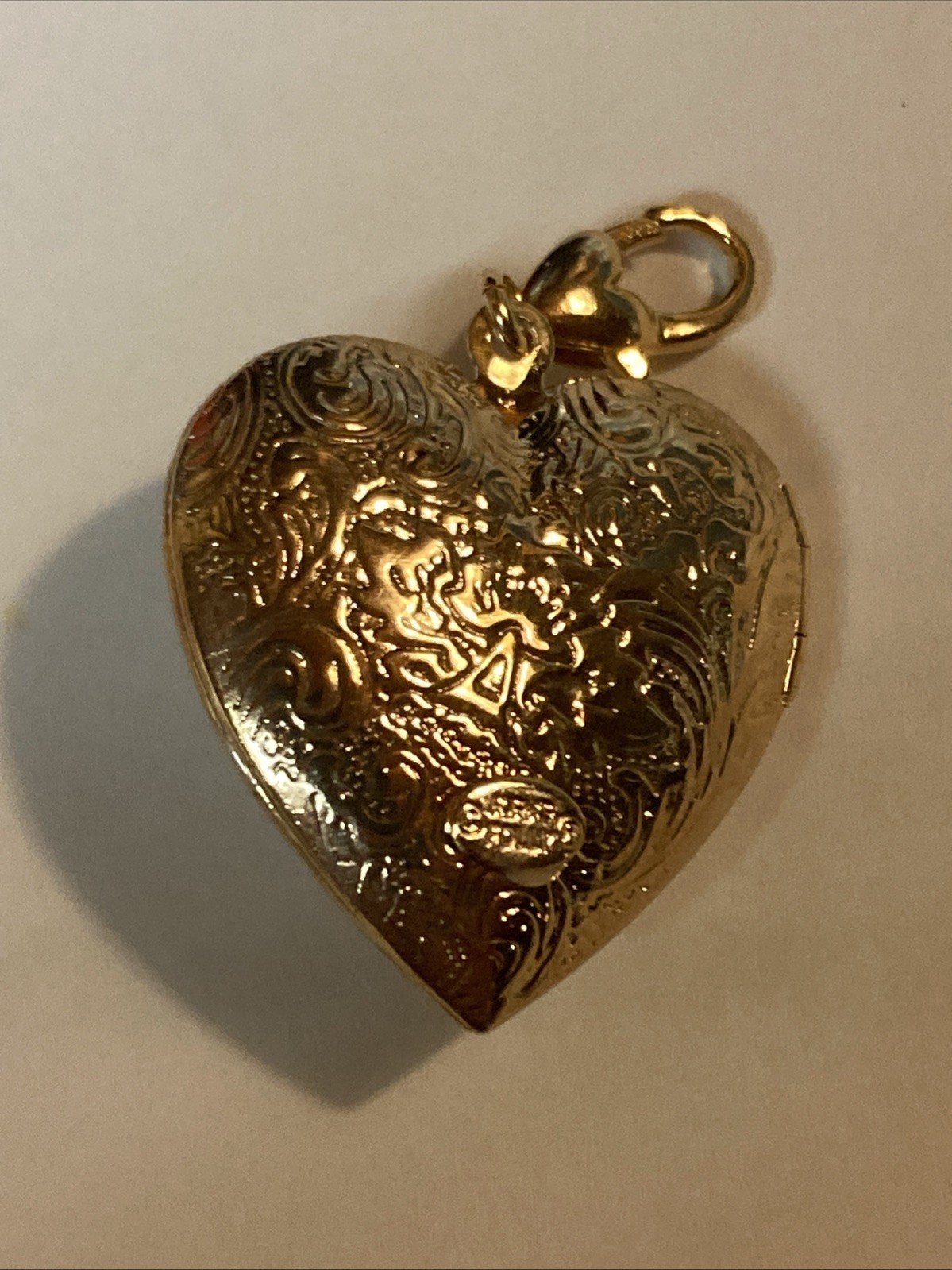 Kirks Folly Glass Dream Angel Cameo heart-Shaped Locket