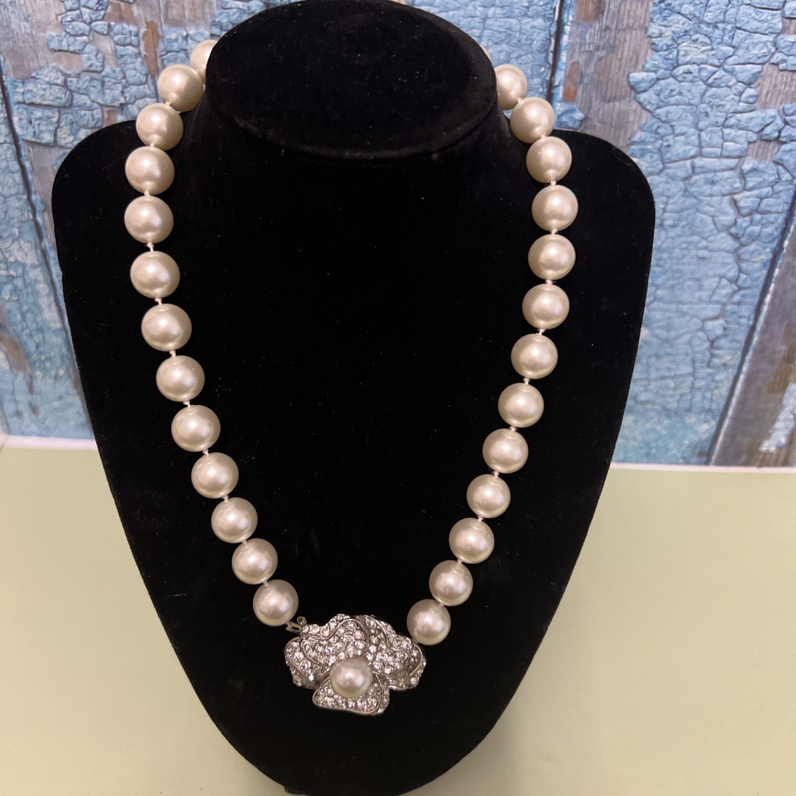 Vintage Signed KJL Large Pearl Necklace Choker With Rhinestone Flower Rose Clasp