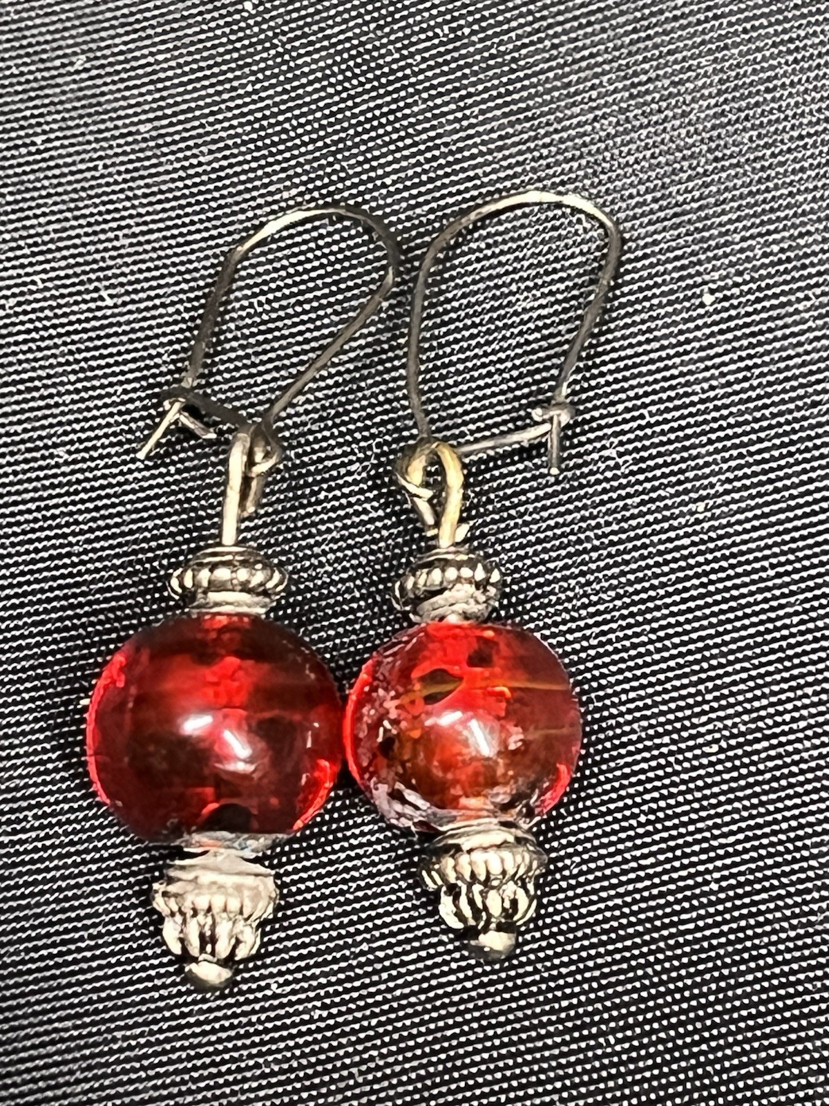 VINTAGE CHERRY RED GLASS 925 STERLING SILVET DANGKE EARRINGS 1.5”