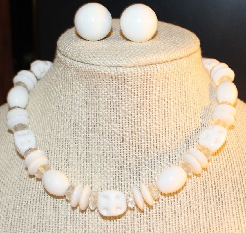 VINTAGE GLASS WHITE BEAD NECKLACE+ CROWN TRIFARI WHITE BUTTON CLIP EARRINGS