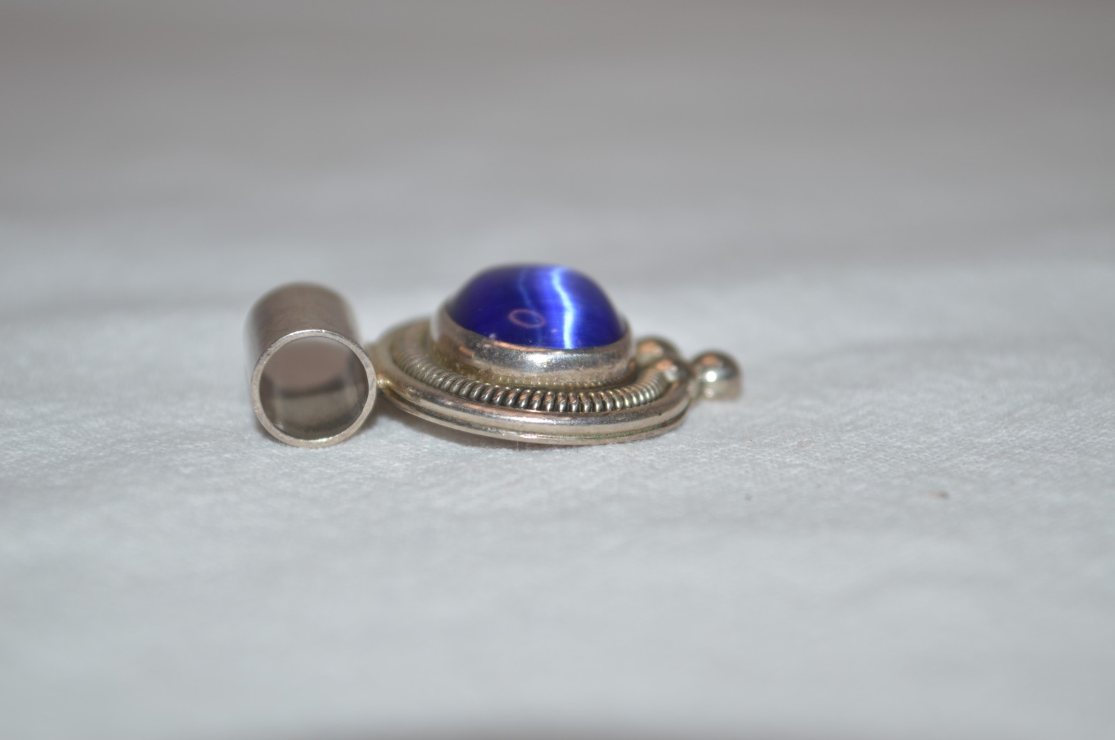 Vintage Sterling Silver ATI Mexico Oval Blue Cat’s Eye Pendant 1.3″