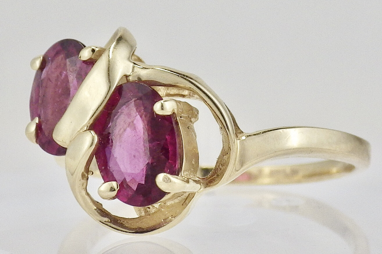 Vintage 14K Yellow Gold Double 7MM x 5MM Oval Ruby Ring Size 6 1/4