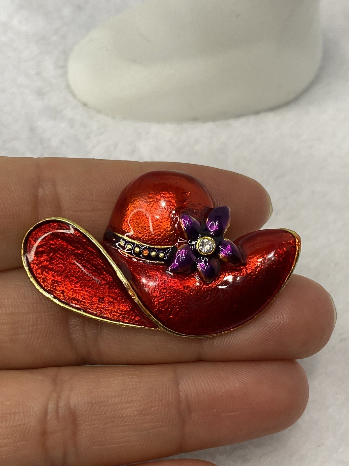 Women’s Red Hat Society Enamel Gold Tone Red Hat Purple Flower VTG Brooch Pin