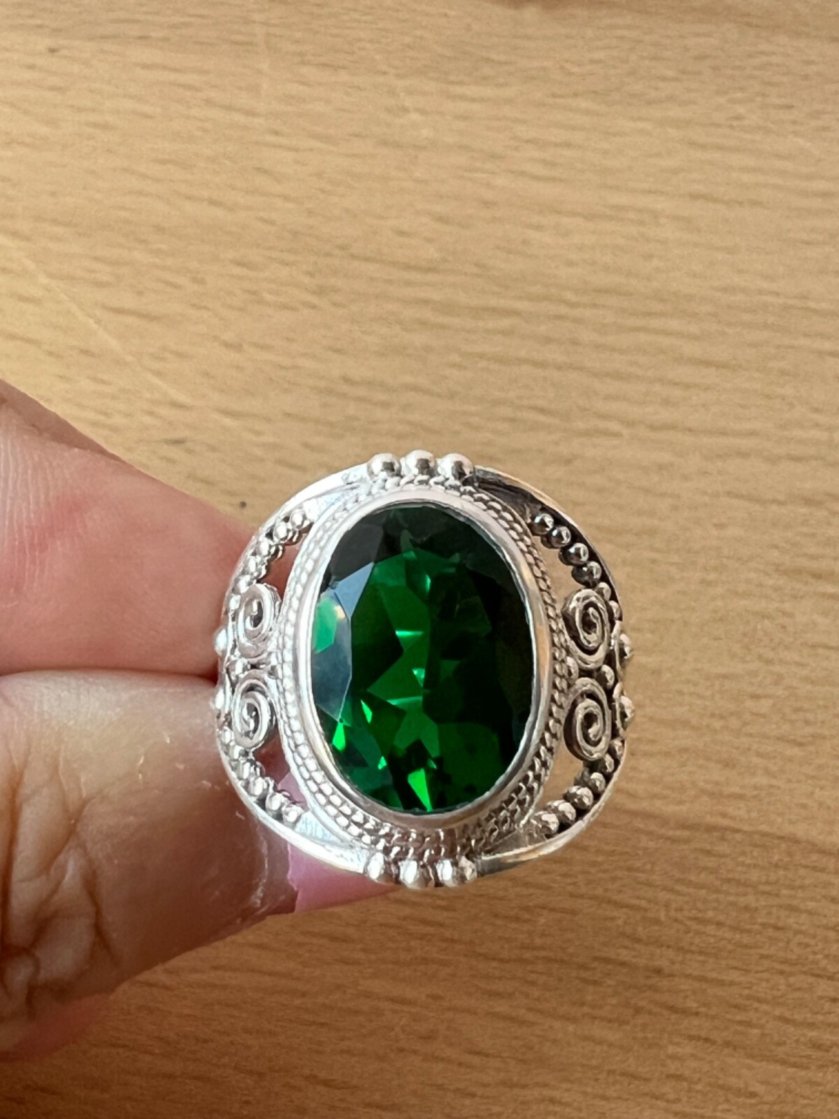 VINTAGE LARGE VIVID GREEN OVAL PASTE GLASS RING 925 STERLING SILVER ORNATE