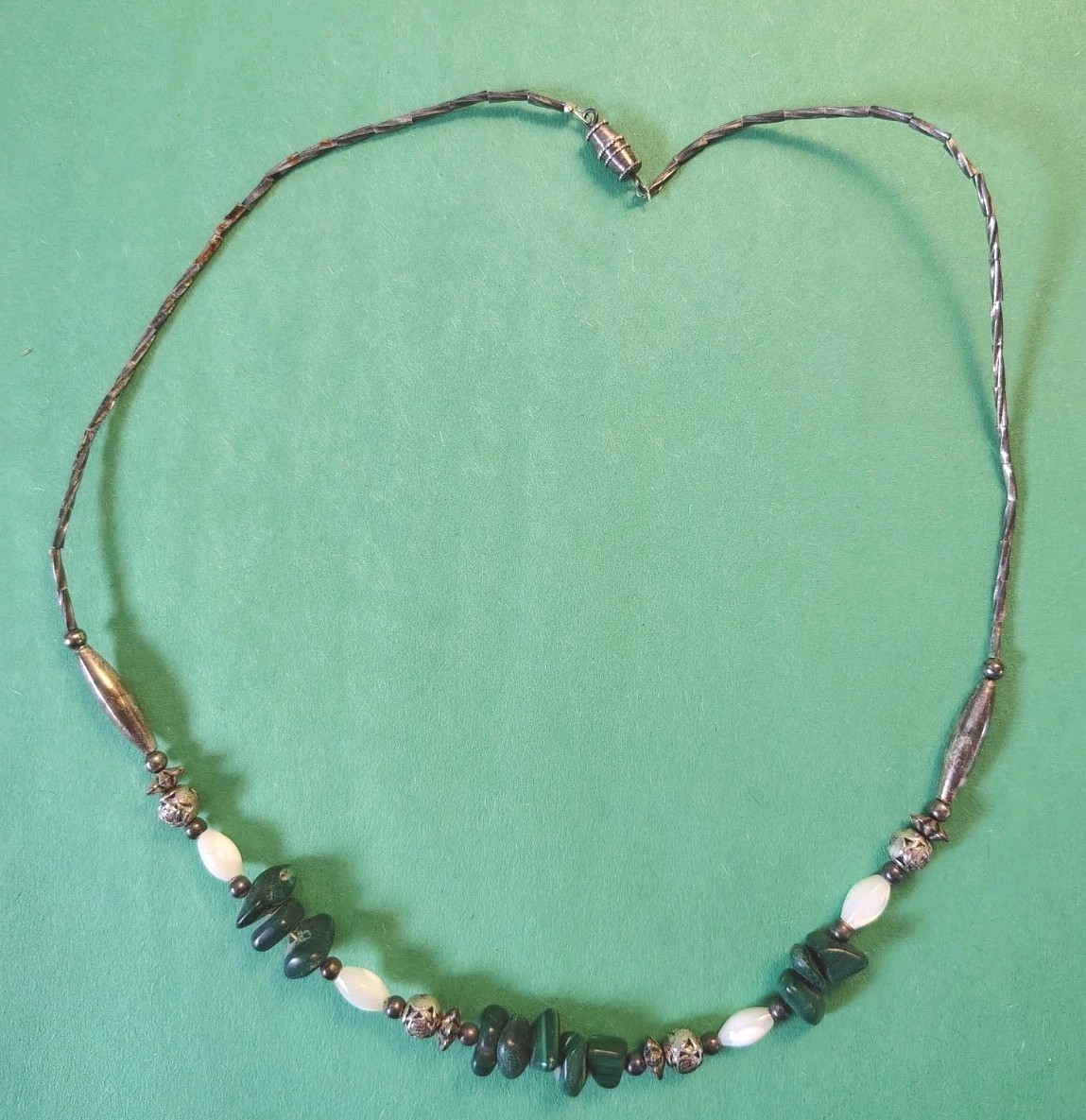 Vintage MALACHITE & MOTHER OF PEARL STONES Beaded Choker Necklace in Silver Tone