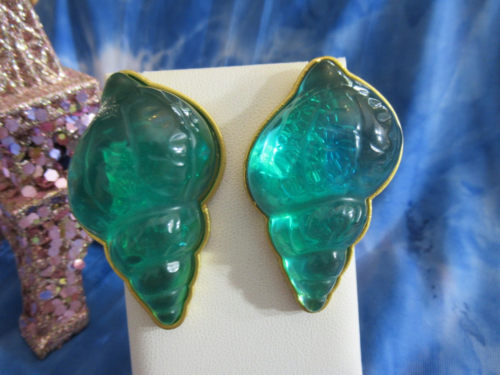 Gripoix Style Seashell Earrings Jelly Resin Gold Runway Statement Conch Shell