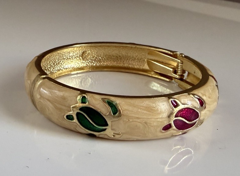 Vtg *Jui Long Xing* Ivory/ Gold Enamel Hinged Clamper Bangle Bracelet w/ Turtles