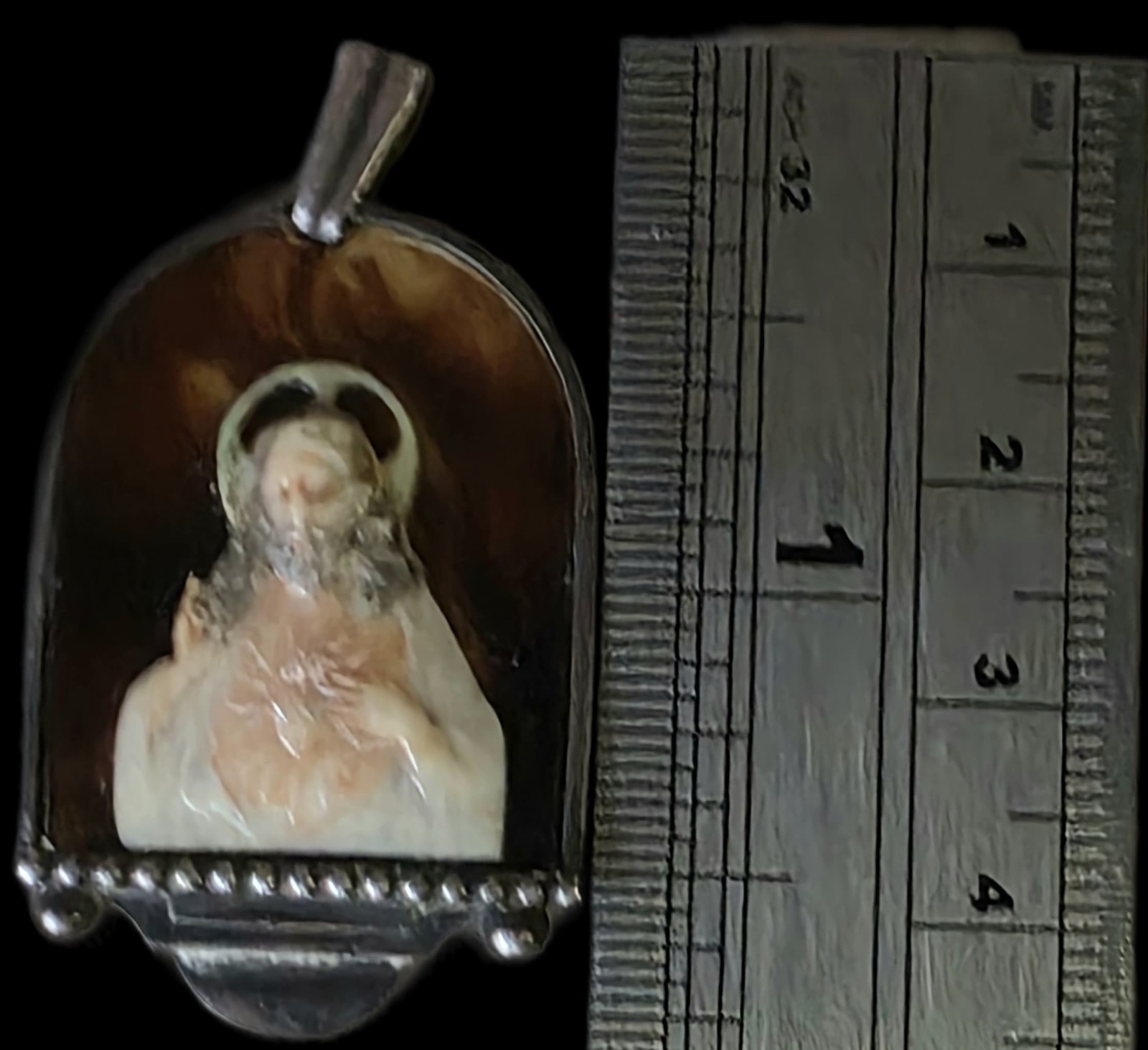 Fine Antique Art Nouveau Silver Sacred Heart of Jesus Pendant Reliquary Ca 1900s