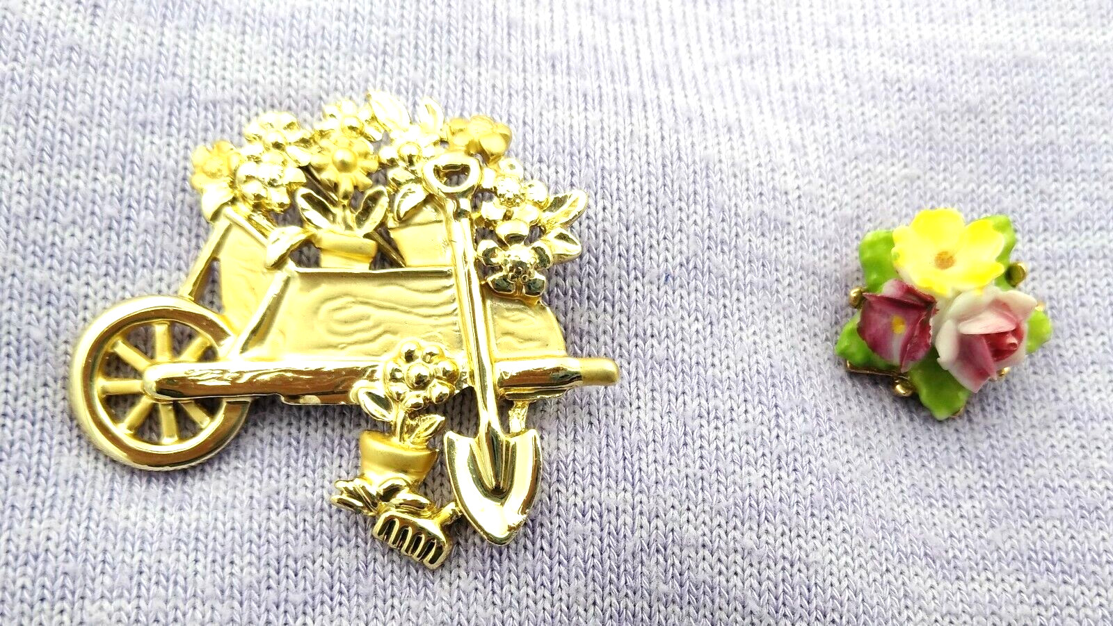Vintage~~Sweet Pins For The Garden Lover~~Gold Tone Wheelbarrow~~Ceramic Flowers