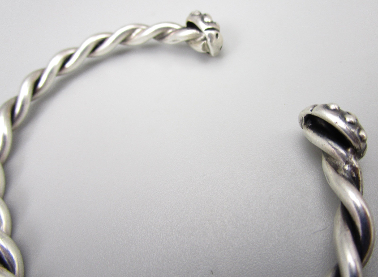 UNUSUAL DIAN MALOUF STERLING SILVER LADYBUG CUFF BRACELET