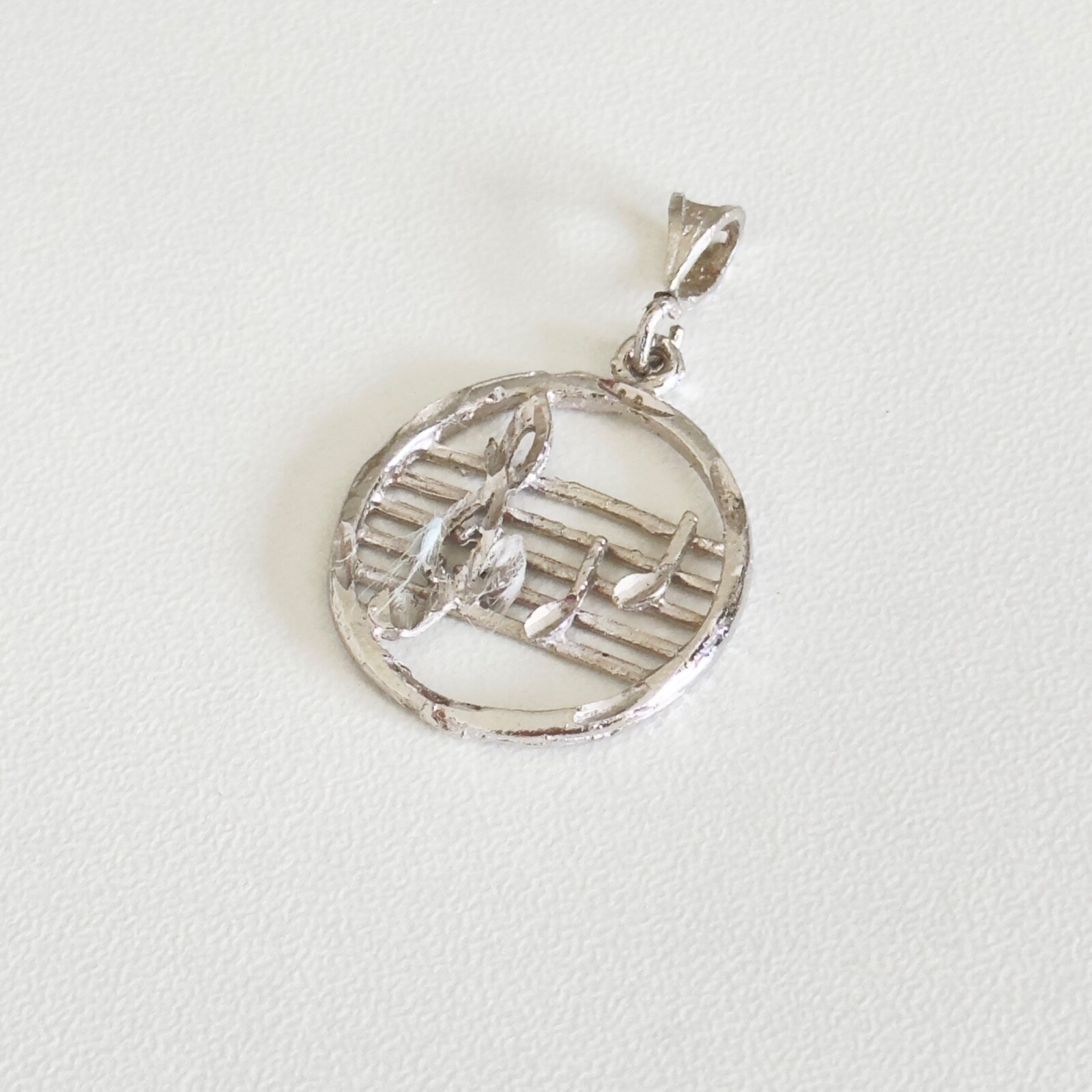 Vintage 925 Sterling Silver Music Notes Round Circle Pendant
