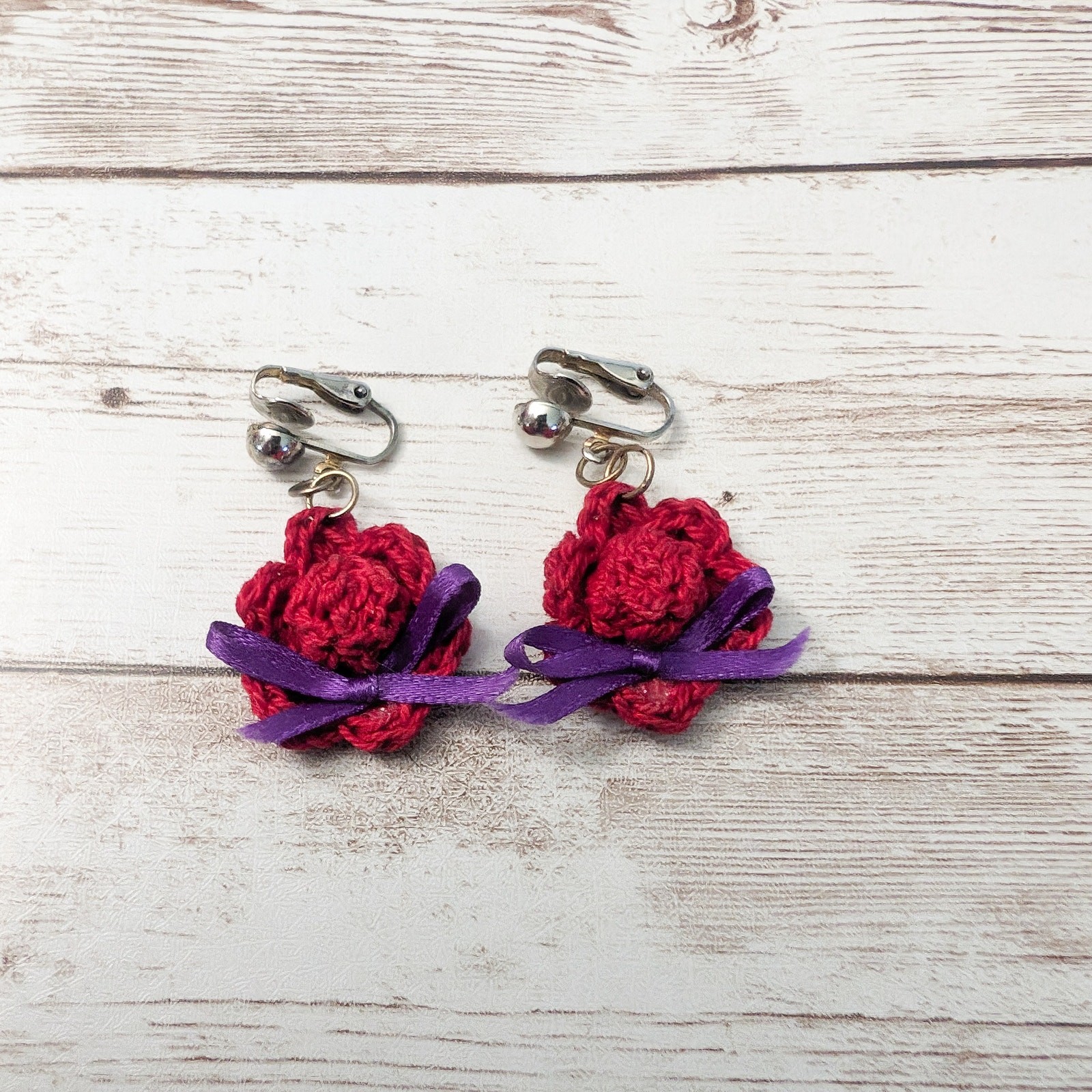 Vintage Clip On Earrings Knitted? Hat Dangle Red & Purple