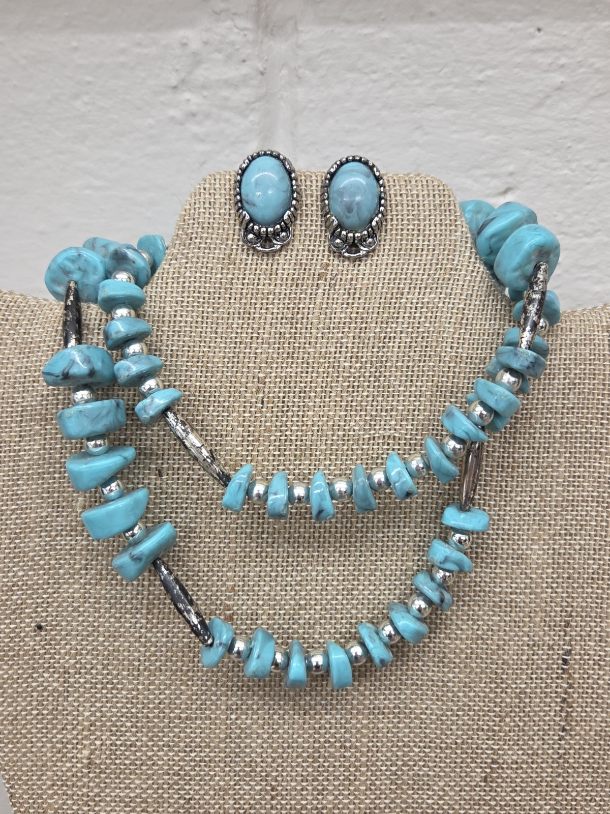 Vintage Turquoise Chunky Beaded Necklace and Clip On Earrings Set