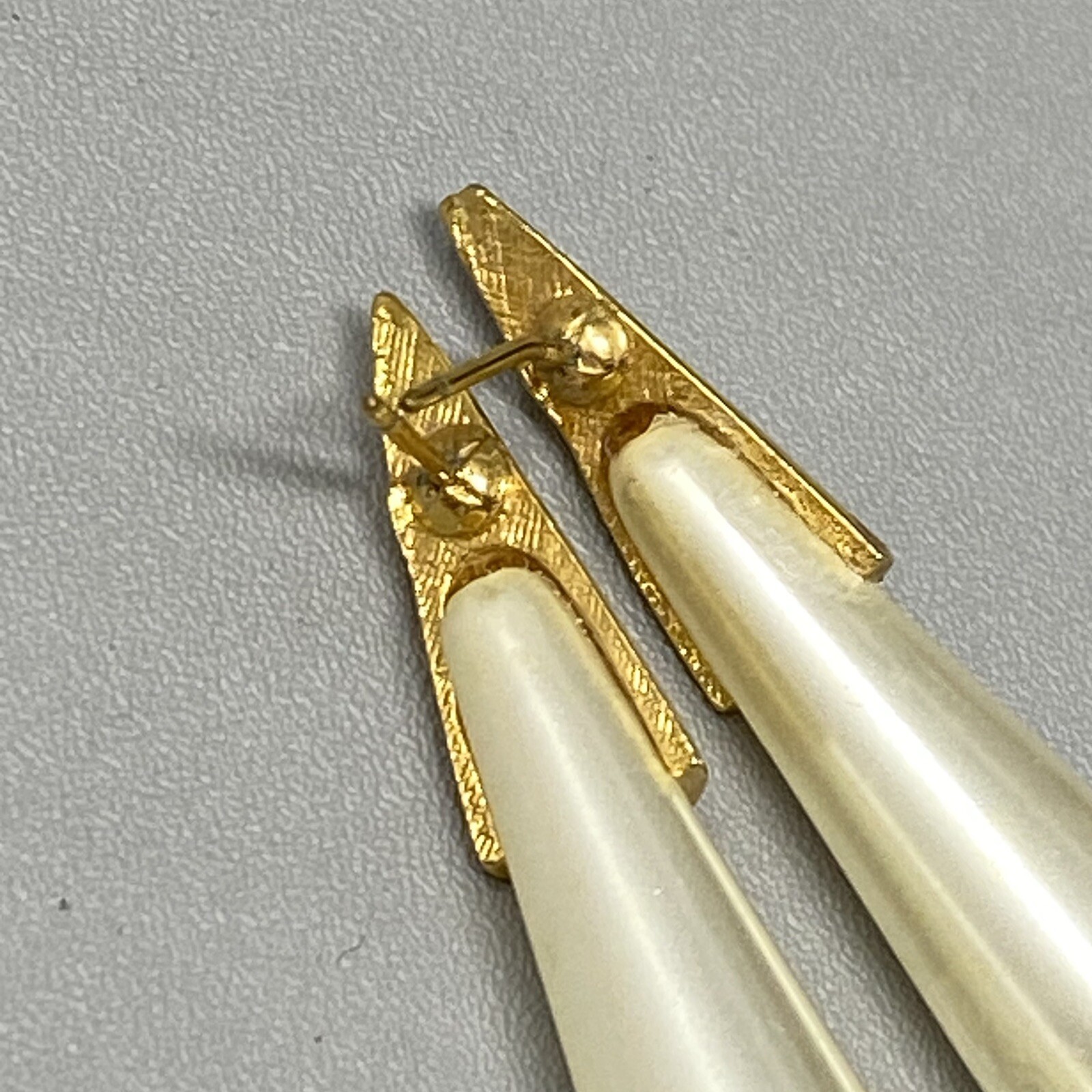 Faux Pearl Dangle Drop Earrings Pierced Matte Gold Tone Tip Classic New Backs