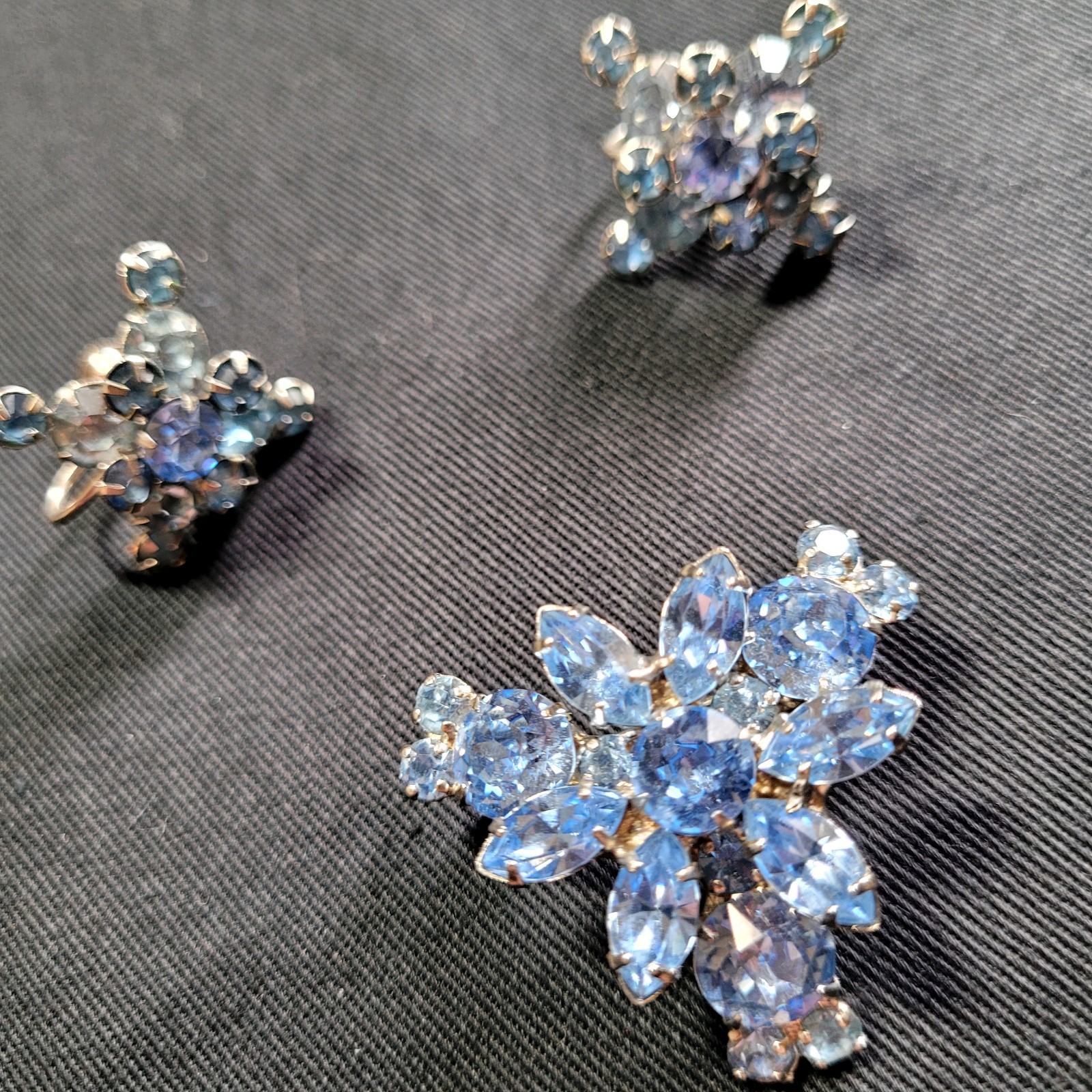 Vintage Periwinkle Ice Blue Screwback Earrings and Brooch Set