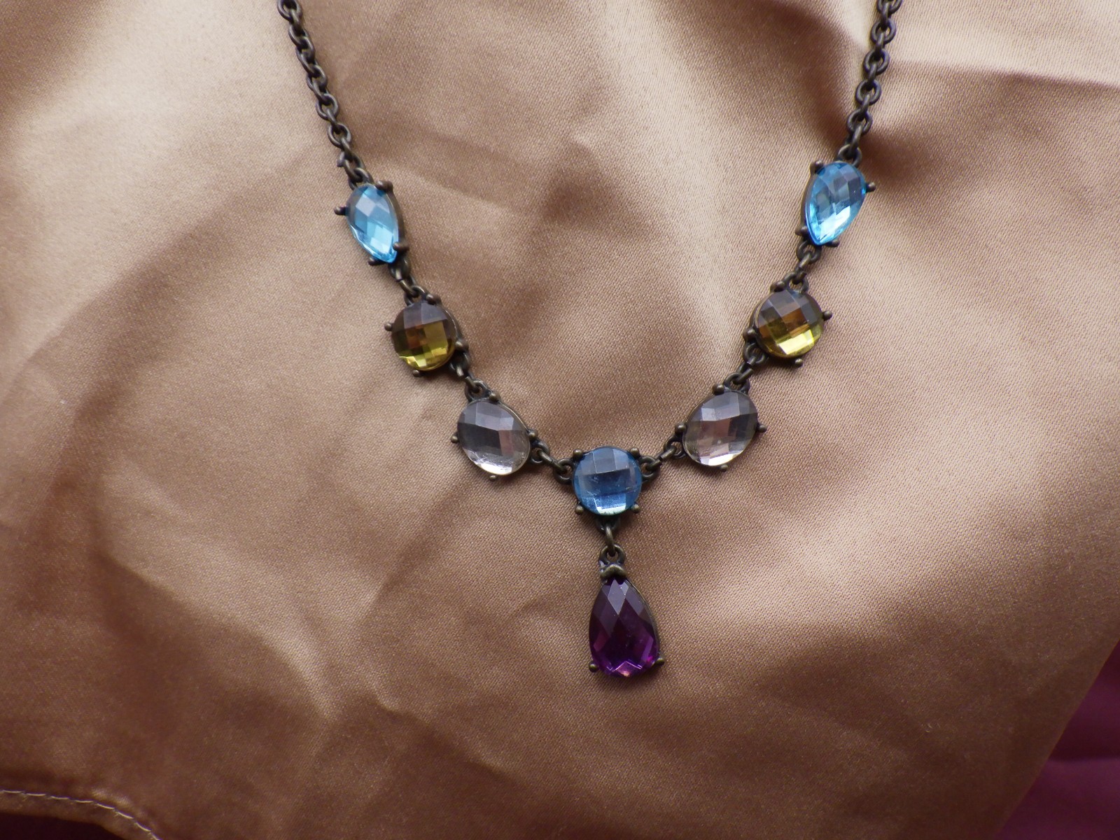 Vintage Style N R Multi-Color Jewel Teardrop Necklace 19″ Antique Bronze Tone