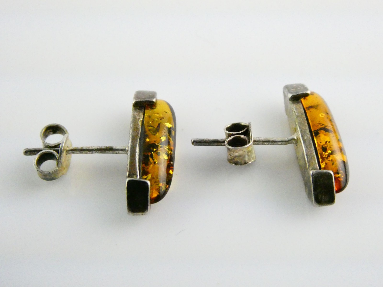 Vintage Sterling Silver Baltic Amber Pointed Cabochon Stud Earrings 3.3g .75 In