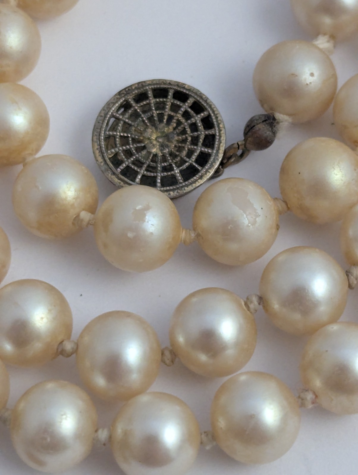 Vtg Signed Miriam Haskell Faux Pearl Necklace 31.5″ Long 7.5mm