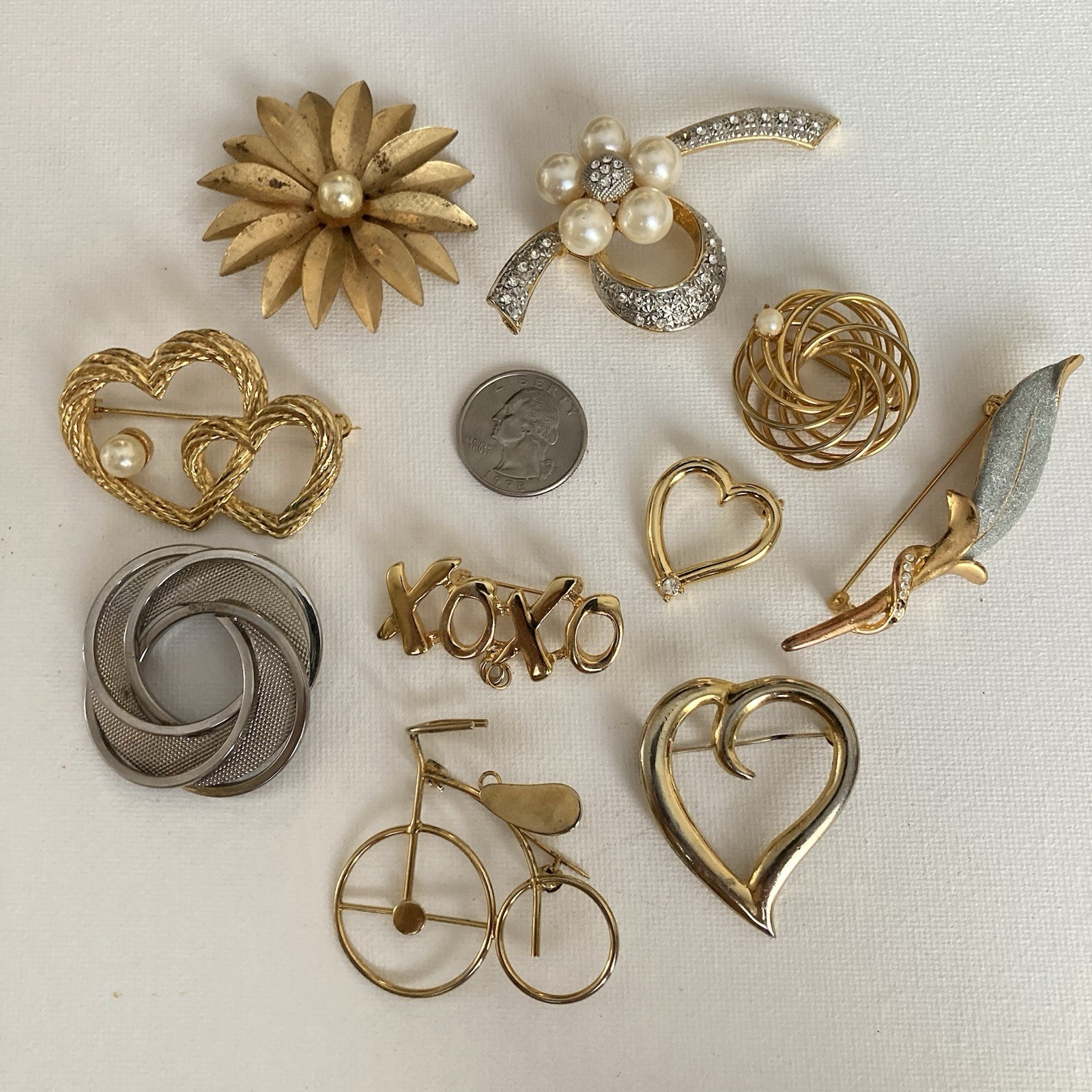 Vintage / Now Brooch Lot of 10 AAI Hearts Flowers Rhinestones Gold & Silver Tone