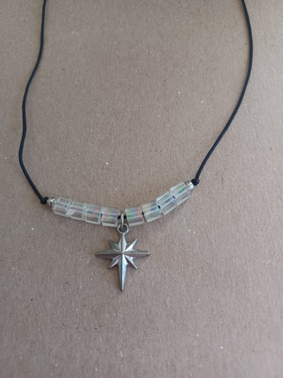 Vintage 90’s Y2K Early 2000’s Clear Iridescent Bead & Star Choker Cord Necklace
