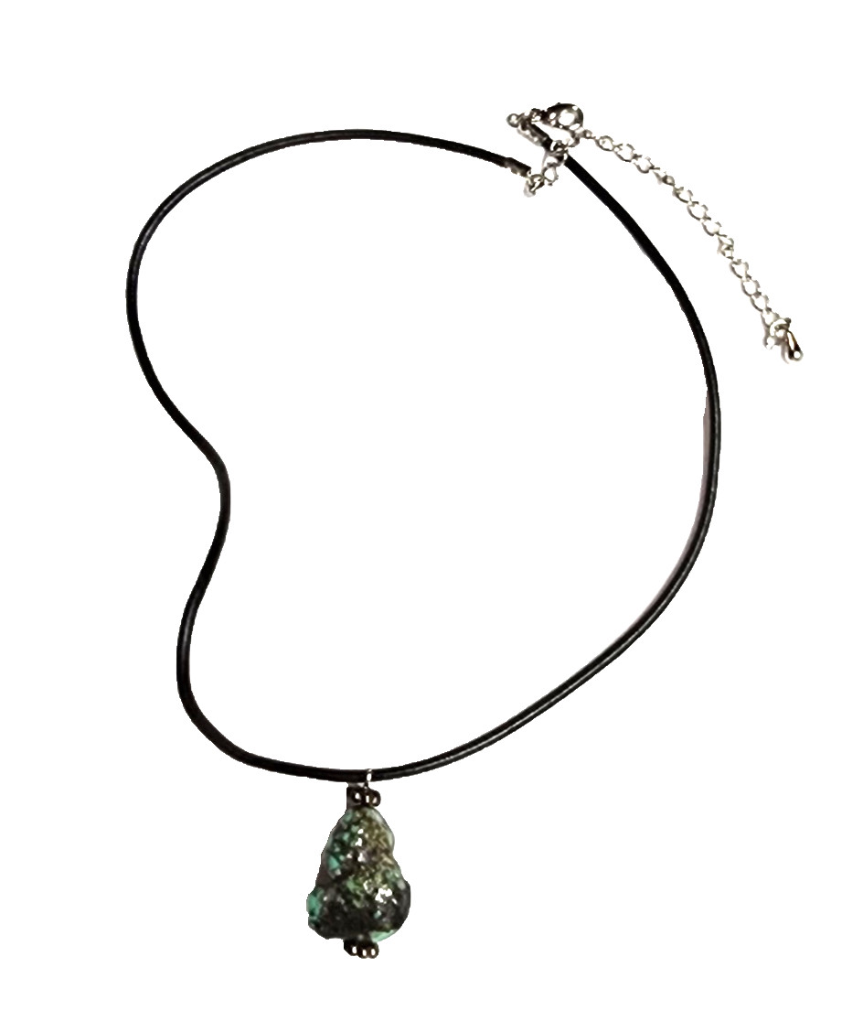 Vintage Natural South-Western Turquoise Bead Pendant Necklace 19″ Black Cord