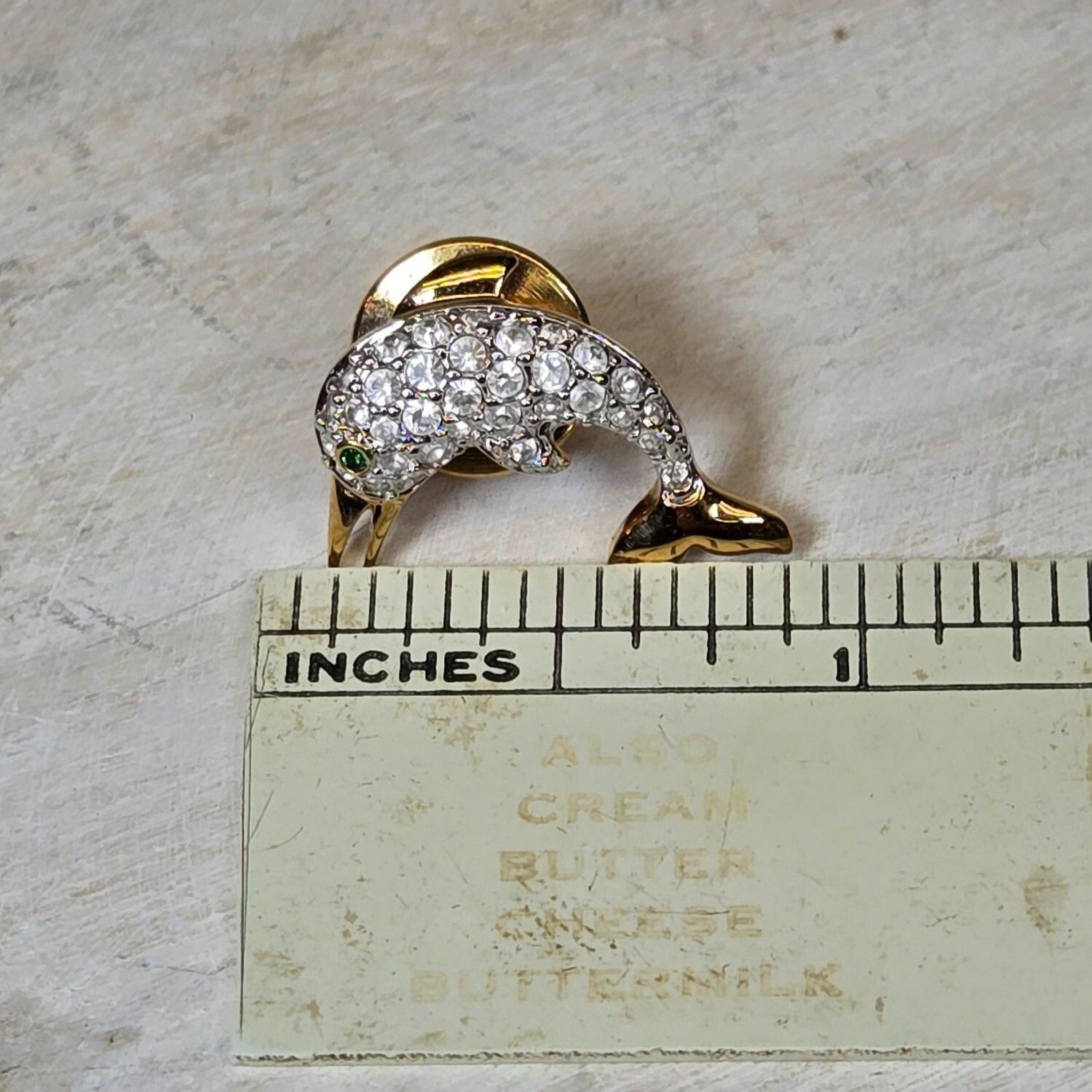 VTG Signed Swarovski Crystal Green-Eyed Dolphin Pin/Tie Tack mini brooch VERY RA
