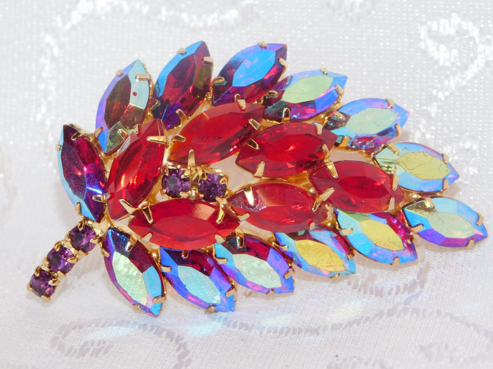 VINTAGE RED IRIDESCENT BROOCH
