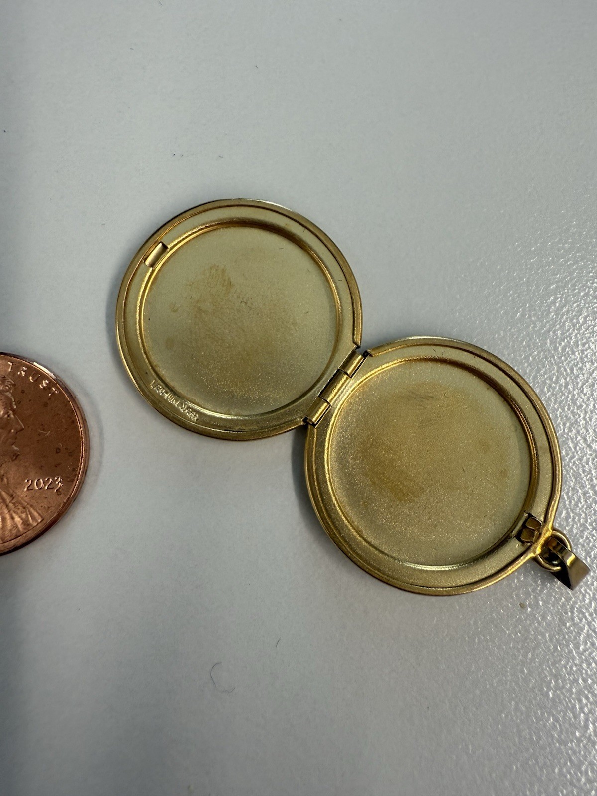 GOLD FILLED ROUND LOCKETS VINTAGE PLAIN Rhino