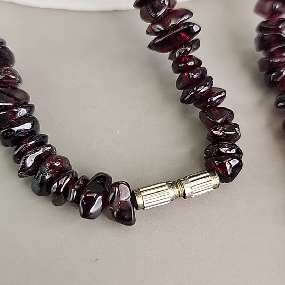 Garnet Chip Beaded Necklace Red Purple Heavy 24″