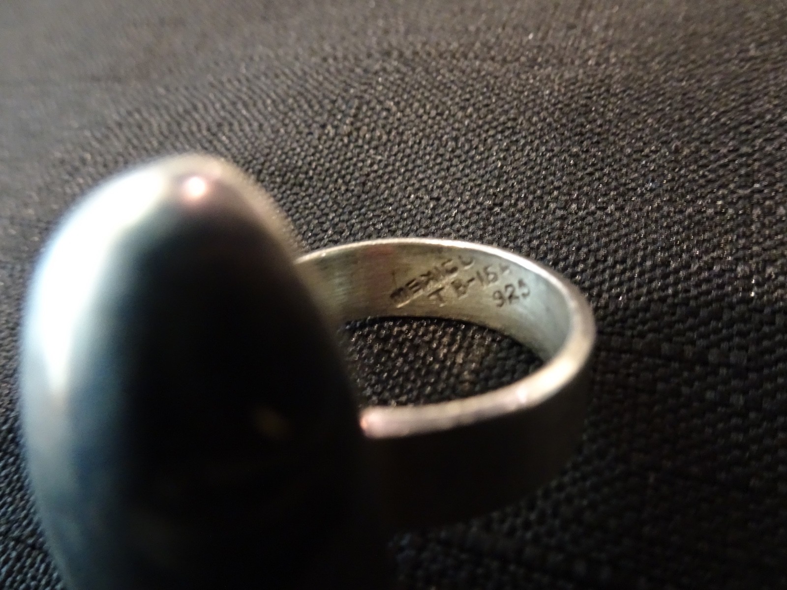#821-VINTAGE STERLING SILVER MEXICO RING-925-SIZE-8- VERY DIFFERENT