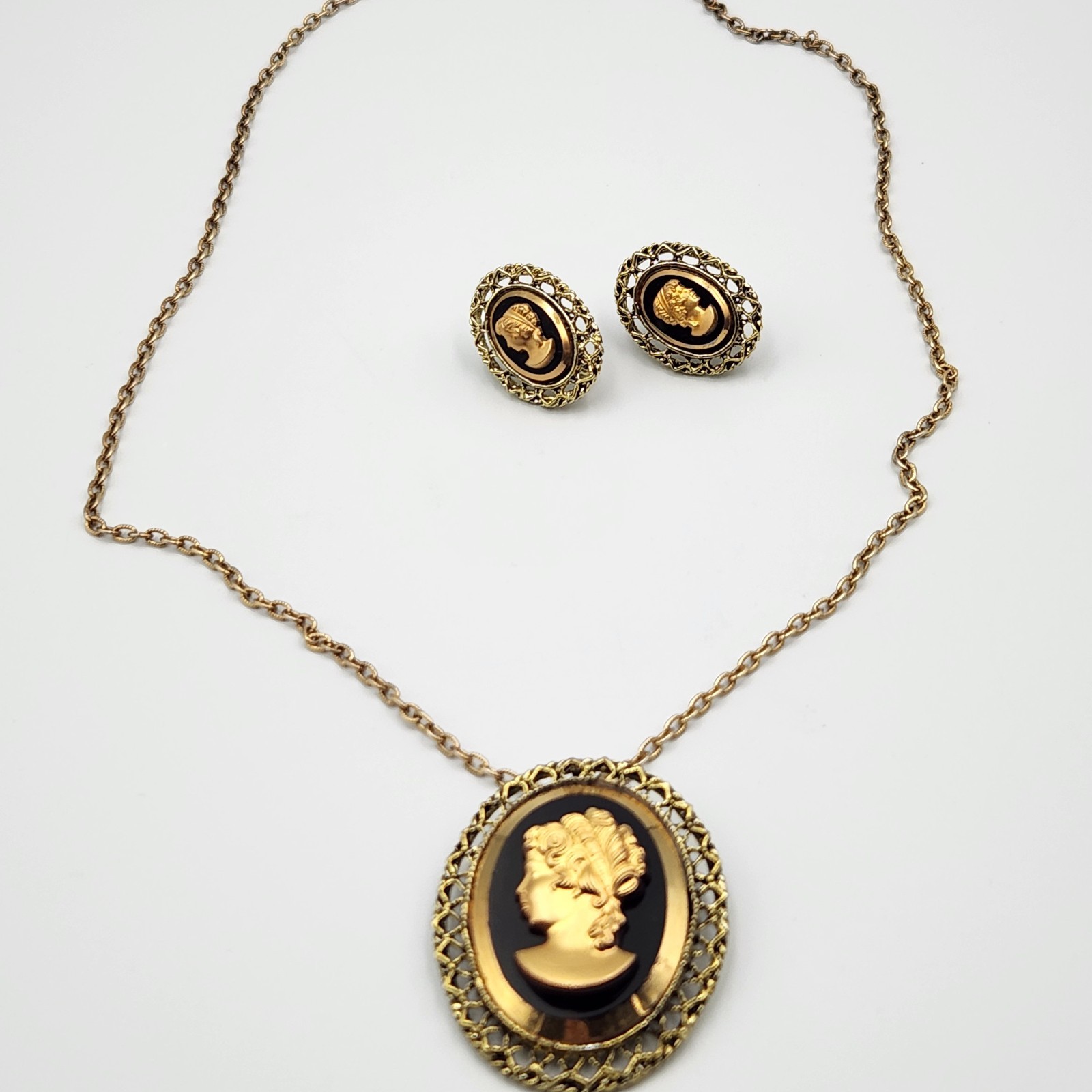 Vintage 50s Gold Tone Chain w/ Black Glass Cameo Pendant/ Brooch & Earrings Set