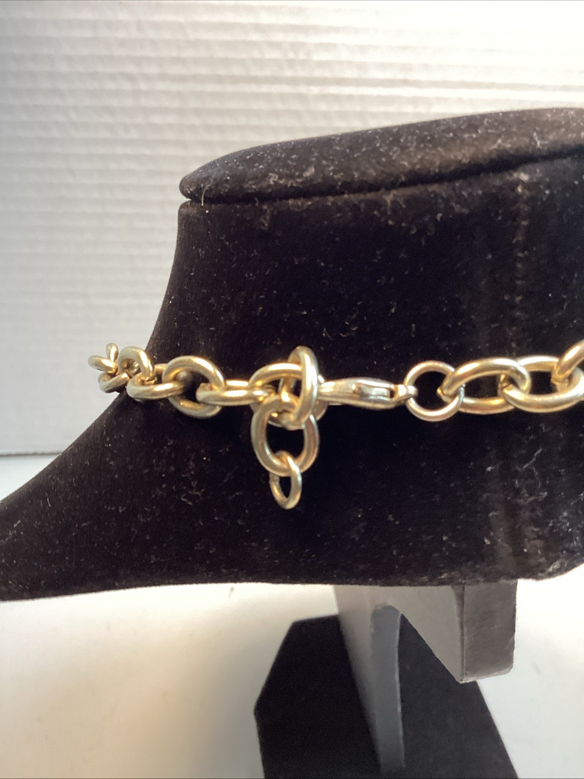 Vintage Gold Tone Dangling Faux Coin Charm Necklace Chain Link 18”