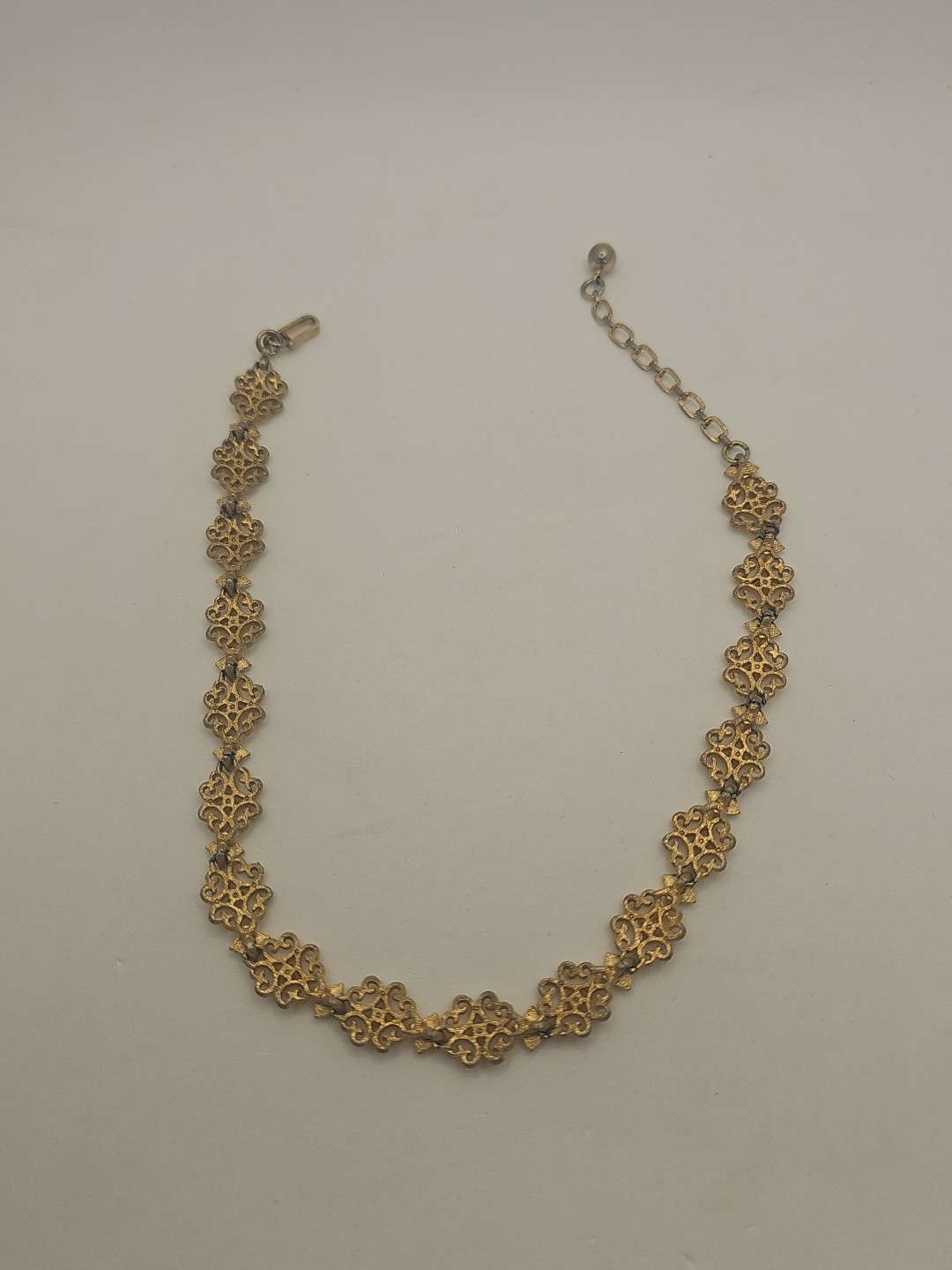Avon Vintage 1971 Precious Pretenders Necklace