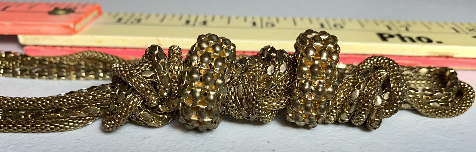 VTG 17” GOLD MESH CHAIN NECKLACE GOLD KNOTS PARTY EVERYDAY COSTUMES