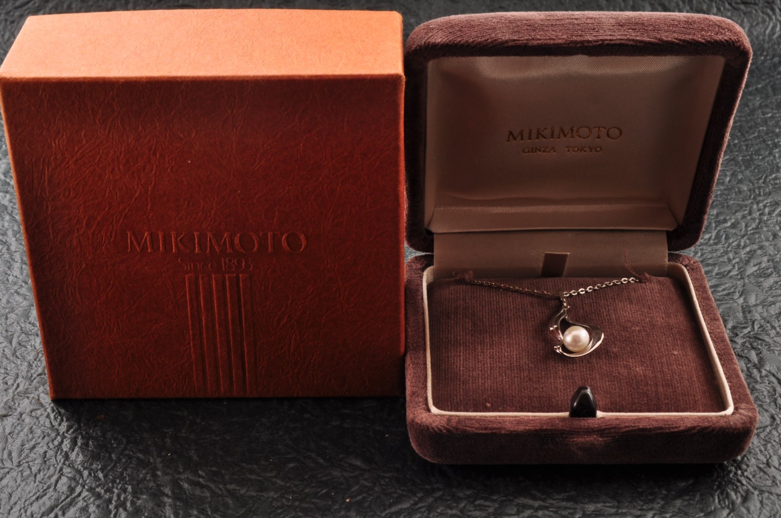 Near mint Japan brand “MIKIMOTO” Akoya pearl pendant 925 silver (total 13.0ct).