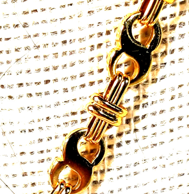 Vintage 18″ Gold Color 8 & Bar Link Chain,signed KR?